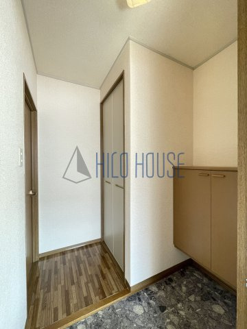 リヴェール高沢Aの玄関
