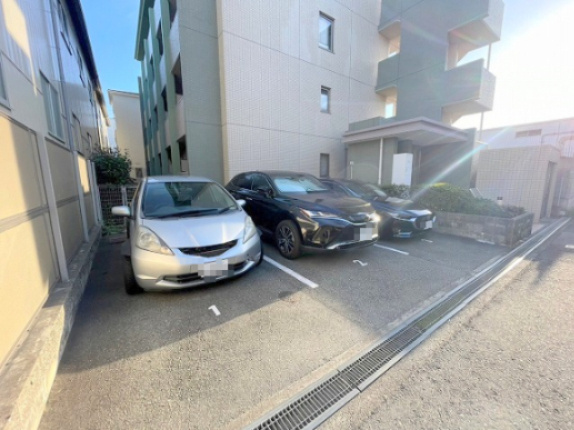 ラ・エスペランサの駐車場