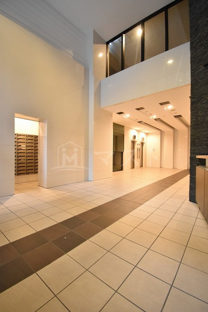 アーデンタワー本町イーストのロビー