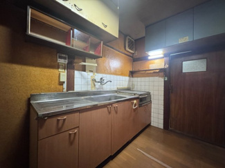 【キッチン】 | 山科区西野大鳥井町　中古戸建 | 【キッチン】IHクッキングヒーターで掃除がとても楽になりますね。火を使わず安心・快適にお料理を楽しめます(^^♪