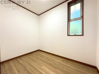 子供部屋…創造性や成長を促す遊びの空間を提供。学習や趣味に集中できる環境を整えます。個別のプライベートスペースは自己表現と自立心を育み、心地よい睡眠環境を整えリラックスできる場所を提供。