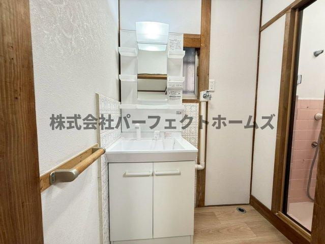 緑町戸建　賃貸の洗面所|使いやすい洗面所です