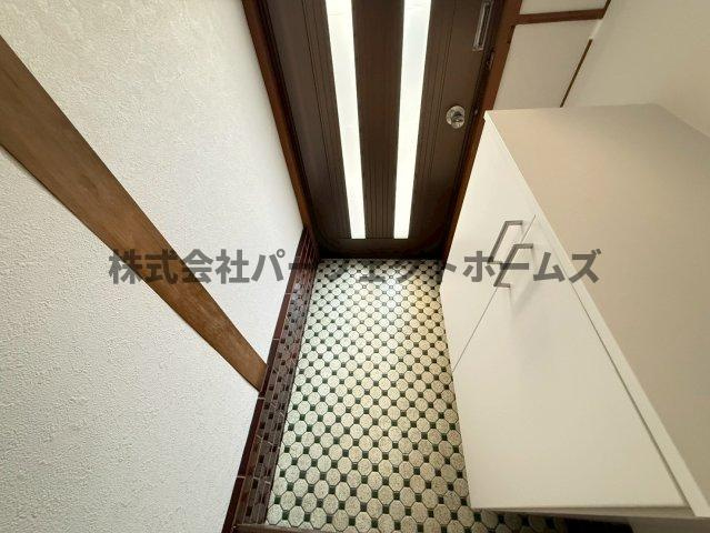 緑町戸建8　賃貸の玄関|落ち着いた玄関です