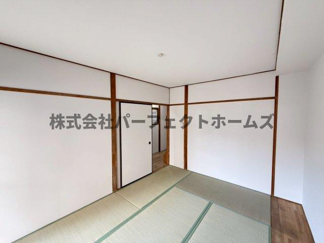 緑町戸建　賃貸の和室|落ち着いた雰囲気の和室付きです