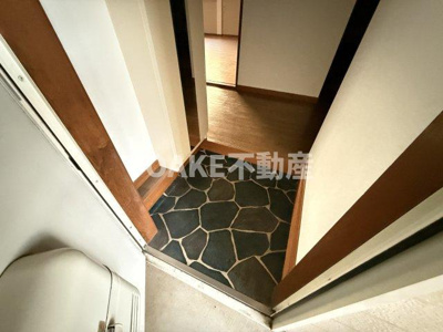 【玄関】 | ウイング　フルールB