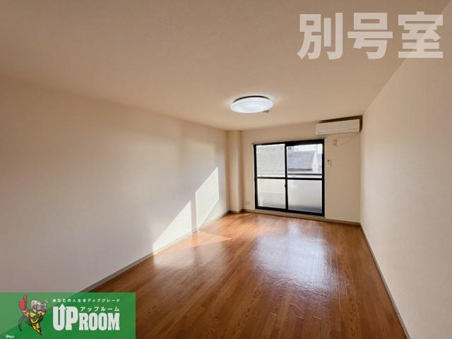 メゾン小牧の居間・リビング