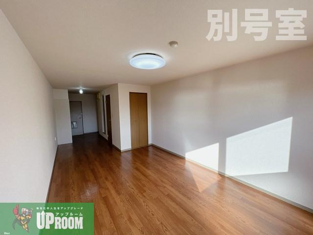 メゾン小牧の洋室