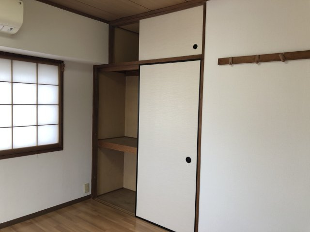 朝日白山マンションの和室