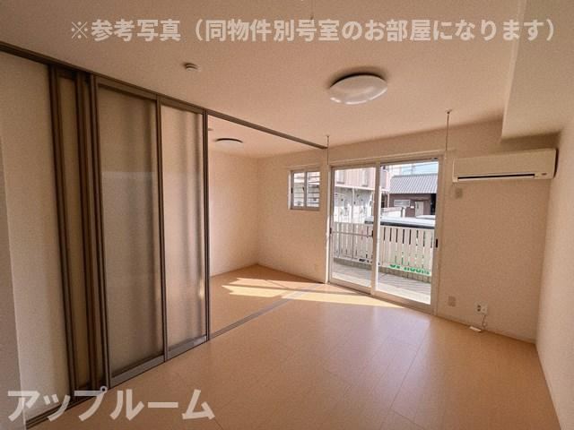 メゾンドールの居間・リビング