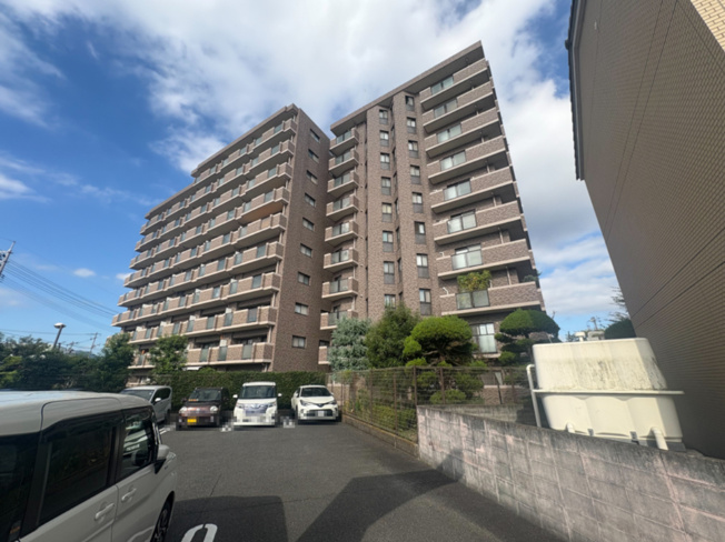 【外観】 | ファミール百間川 | ♦西側から見た外観　7階南西角のお部屋です♦