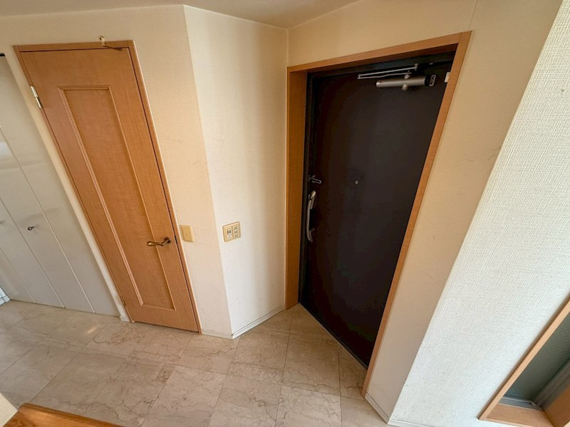 ワコーレ三宮ランドマークシティの玄関