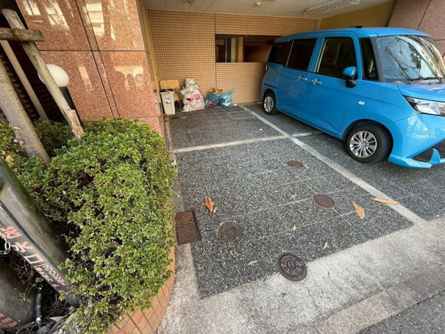 ワコーレ三宮ランドマークシティの駐車場