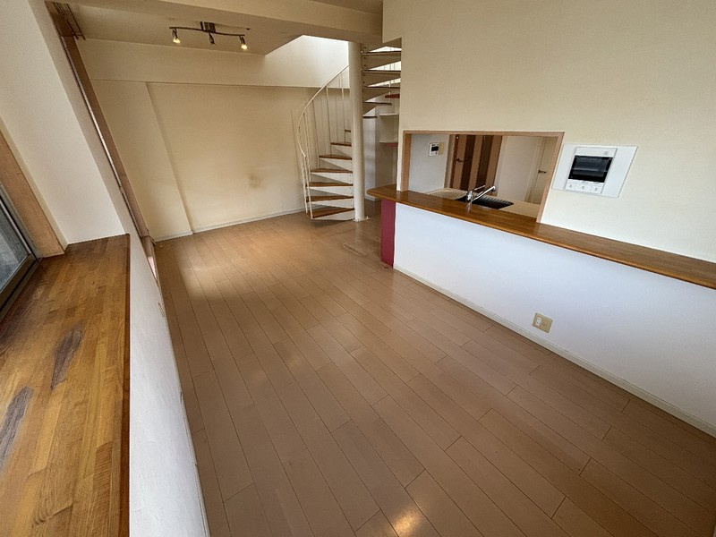 ワコーレ三宮ランドマークシティの居間・リビング