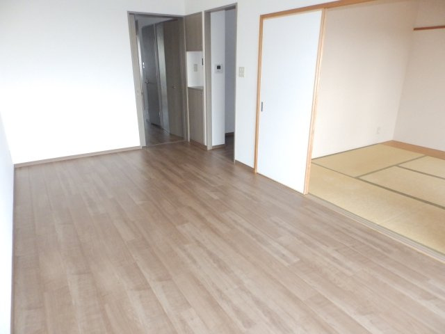 リエゾン楠丘の居間・リビング