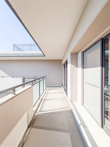 須磨白川台レックスマンションのバルコニー|約17.8㎡のバルコニー