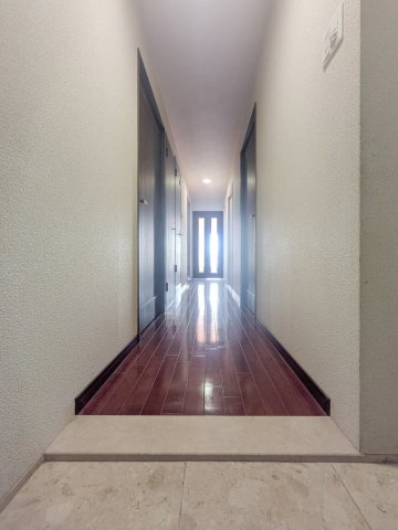 須磨白川台レックスマンションの玄関|圧迫感の無い玄関