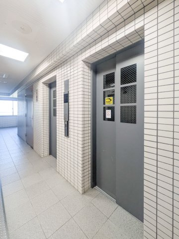 須磨白川台レックスマンションのその他共用部分|エレベーターは2基あります