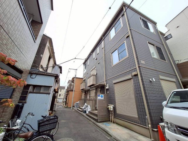 ＷＡＲＭの周辺|周辺