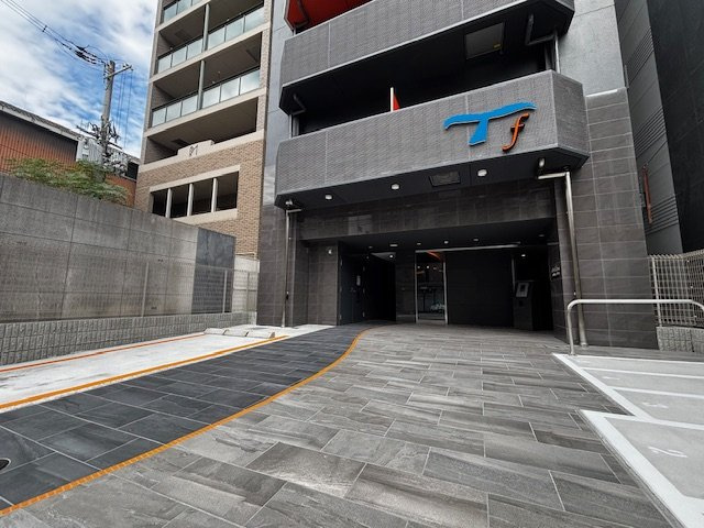 セレニテフラン谷町四丁目のエントランス