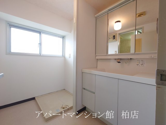 トーカン柏キャステールの洗面所