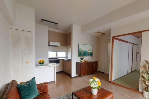 トーカン柏キャステールの居間・リビング|CGで家具等を配置したものです。実際に家具等は含まれません。