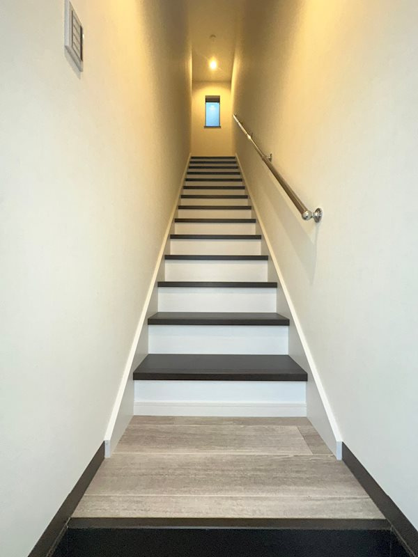 リッチライフ箕岡通の玄関