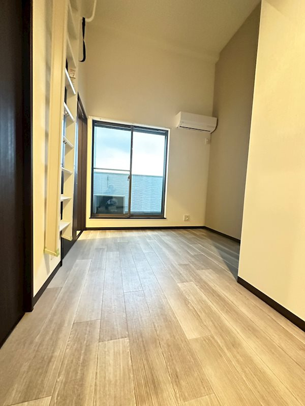 リッチライフ箕岡通の居間・リビング