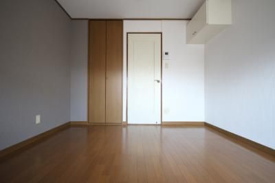 ハイジ岡本２の居間・リビング