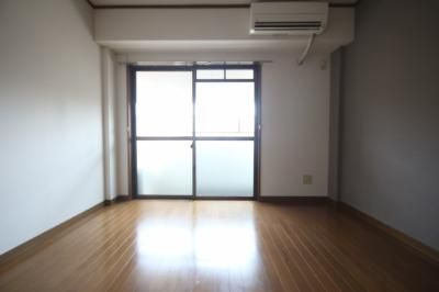 ハイジ岡本２の居間・リビング