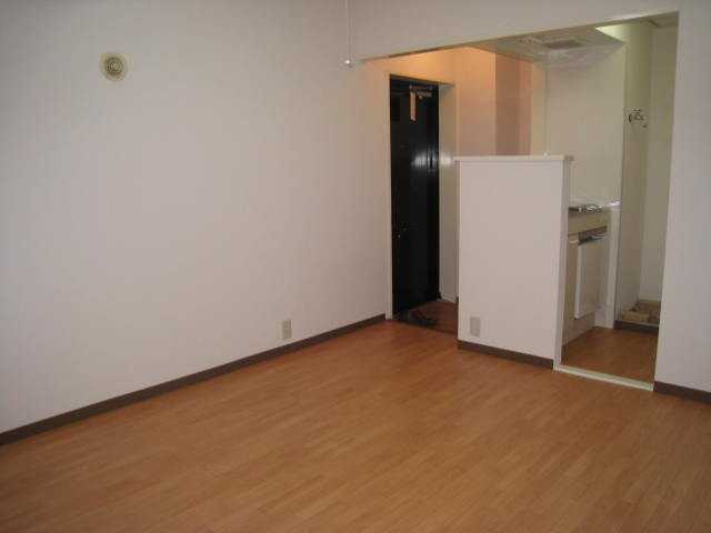 コムーネ本山の居間・リビング