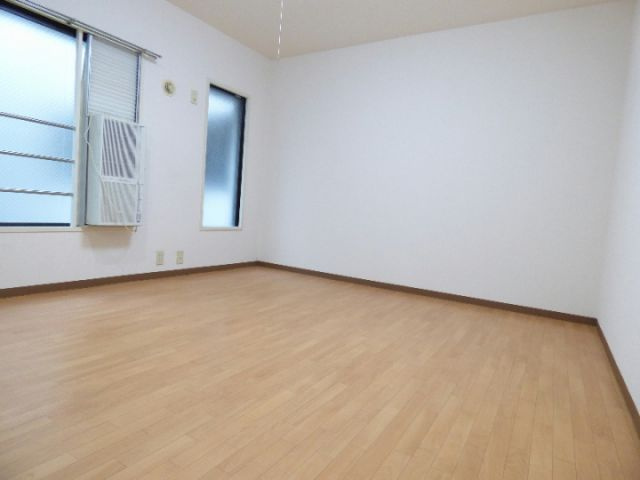 コムーネ本山の居間・リビング