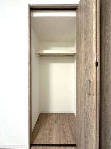 アークステージ北池袋の収納|生活感をさりげなく隠す収納スペースが、インテリアを美しく整え、空間に広がりとゆとりをもたらします。細部までこだわった設計が、上質で心地よい暮らしを実現します。イノベーション