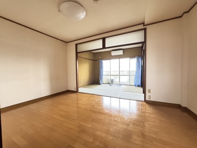 グリーンマンションの居間・リビング