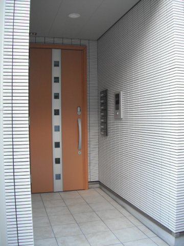 本駒込ウエストのエントランス