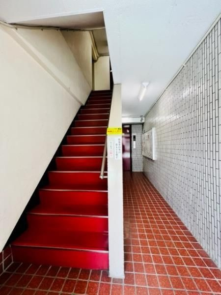 長縄ビルのエントランス