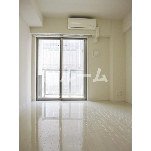 新宿区百人町２丁目の賃貸マンションの居間・リビング