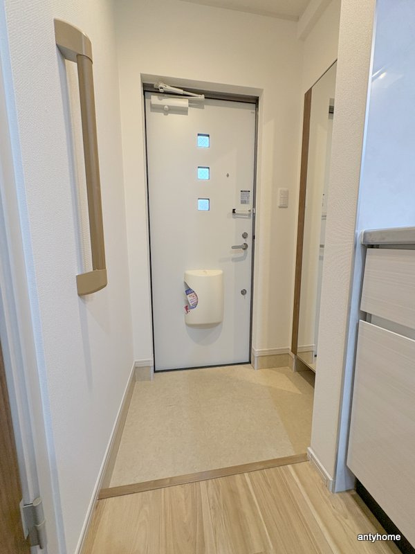 シャルマン藤田Ⅲ　仲介手数料無料の玄関