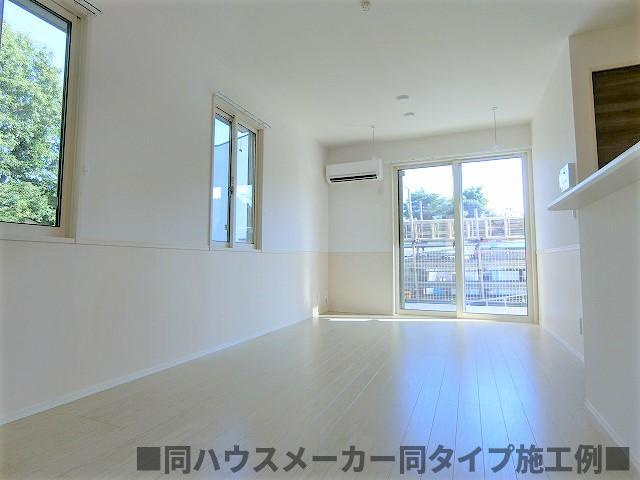 セントラルコートⅡの居間・リビング