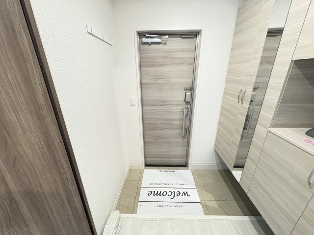 セントラルコートⅡの玄関|写真は同建物の別部屋を参考に掲載しております。