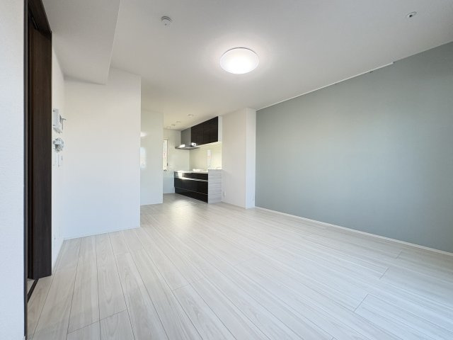 セントラルコートⅡの居間・リビング|写真は同建物の別部屋を参考に掲載しております。