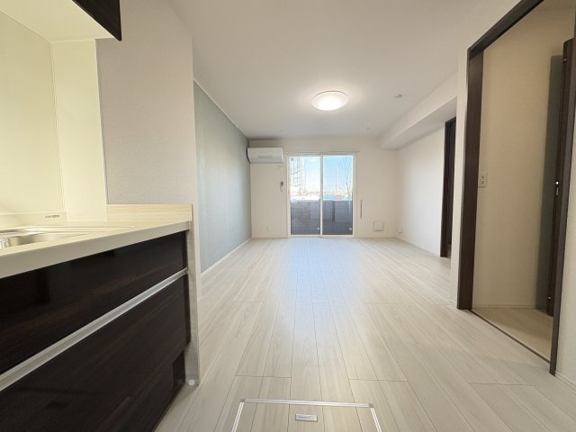 セントラルコートⅡの居間・リビング|写真は同建物の別部屋を参考に掲載しております。