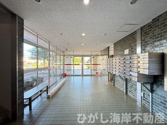 湘南スカイハイツ1-5号棟のエントランス|エントランス