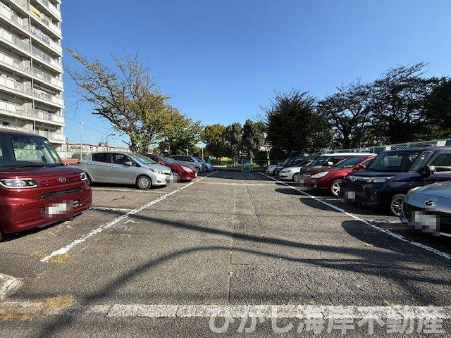 湘南スカイハイツ1-5号棟の駐車場|敷地内駐車場