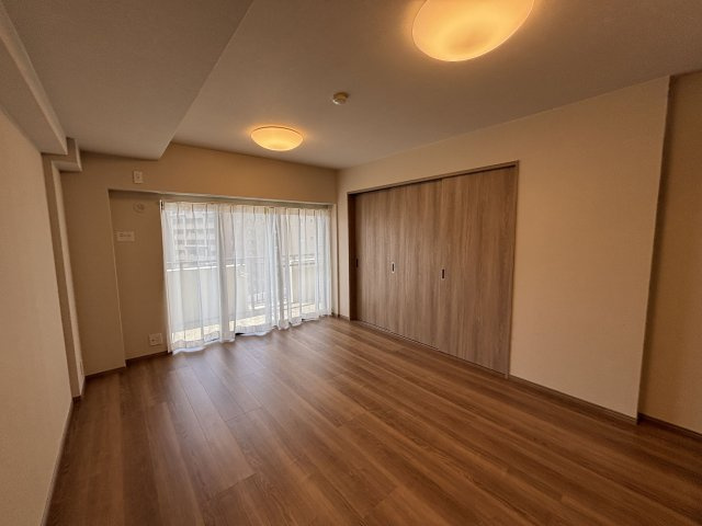 【居間・リビング】 | シティパル白木原 | LDKは南側バルコニーに面しているため、太陽の明かりを感じることが出来ます