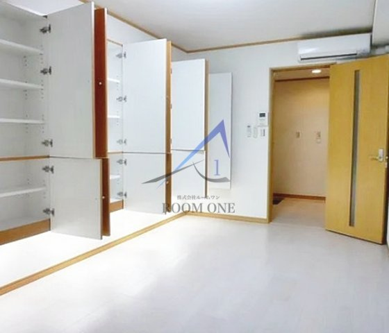 エスペランザ２の居間・リビング|洋室のお部屋です。