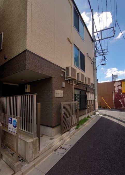 Navi東池袋（ナビヒガシイケブクロ）のエントランス|毎日通るエントランスはこのようになっています