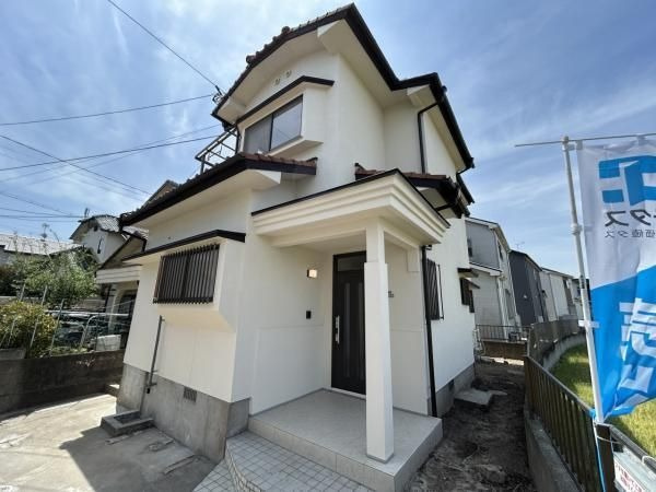 【外観】 | 福岡市南区老司１丁目　戸建て | 外壁塗装も完了して明るい美邸に生まれ変わりました。小学校が近いのはファミリーにおすすめのポイントです