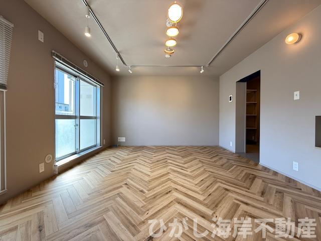 湘南西部住宅2-21号棟の居間・リビング|新規リフォーム完了！　LDK