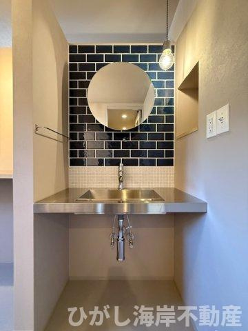 湘南西部住宅2-21号棟の独立洗面台|新規リフォーム完了！　洗面化粧台