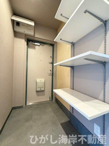 湘南西部住宅2-21号棟の玄関|新規リフォーム完了！　玄関